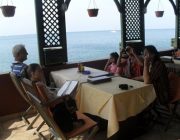 Un pranz pe malul Adriaticii