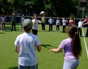 Mingea, un partener de joaca